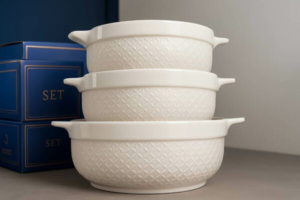 Ensemble de plats en céramique