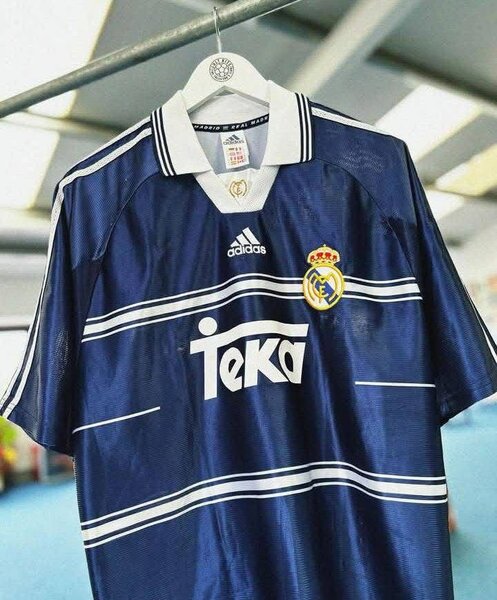 Maillot rétro de football bleu