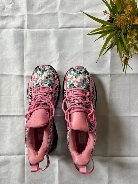 Sneaker
