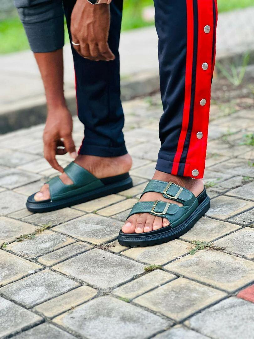 Sandales à boucles en cuir