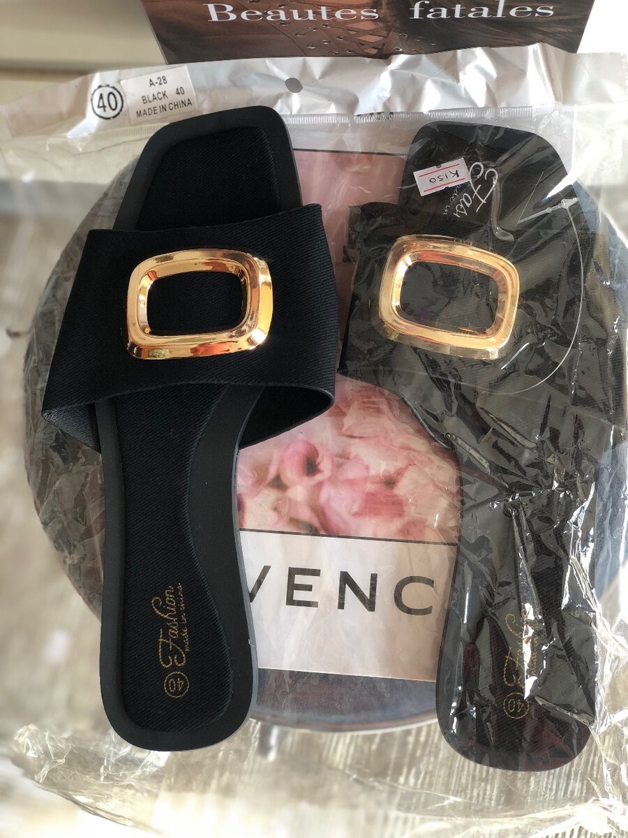 Ladies slippers
