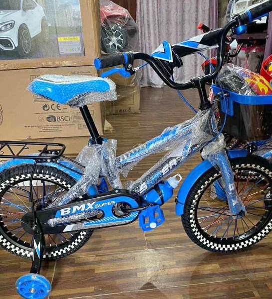 Vélo enfant avec stabilisateurs