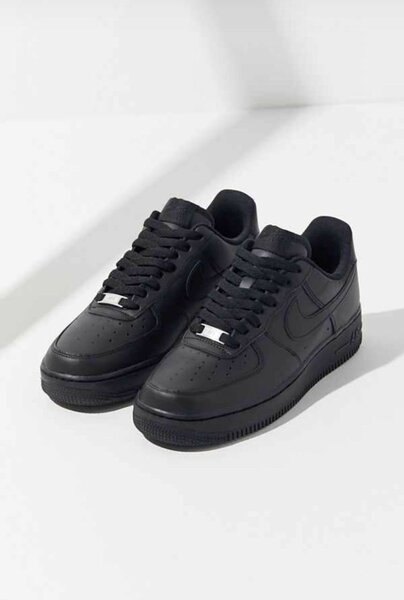 Air force noir disponible