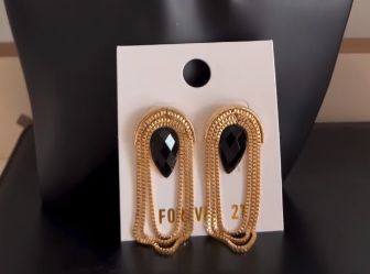 Earings 
