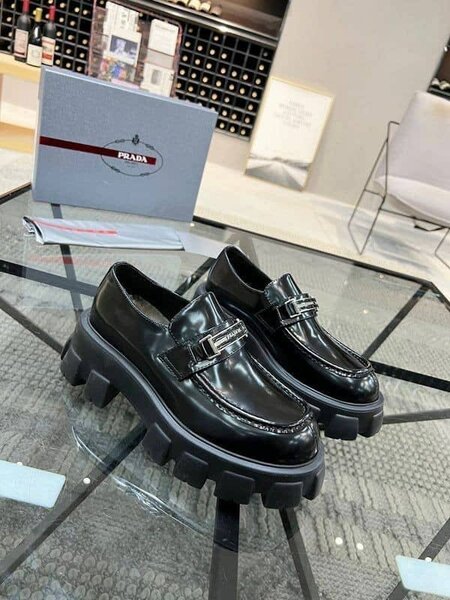Casual shoes