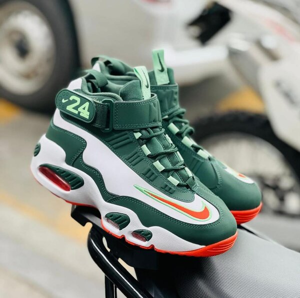 Unisex sneakers