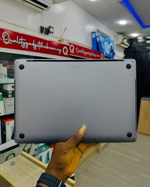 Apple MacBook Pro