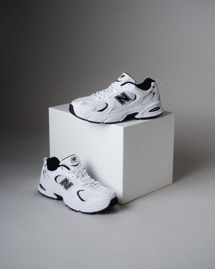 NEW BALANCE 530 WHITE BLACK ( Dans carton)