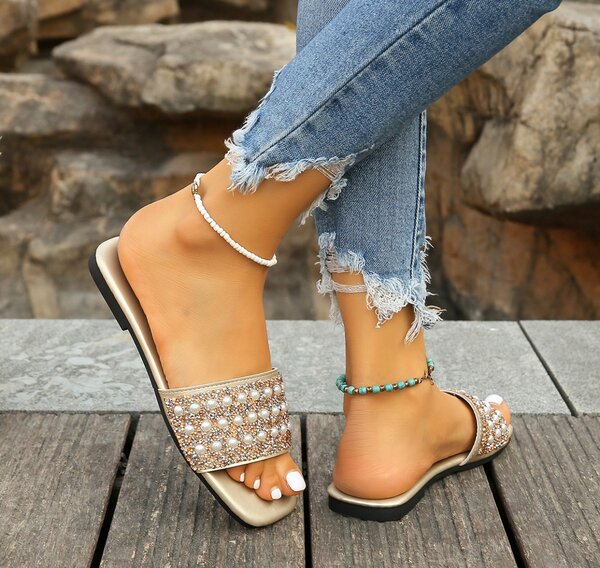 Ladies slippers