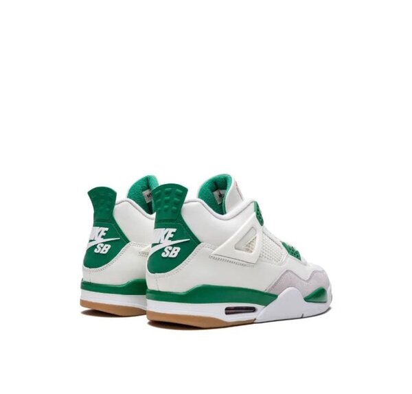 Jordan 4 SB dunks