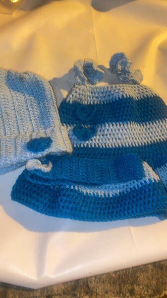 Chapeaux tricotés bébé