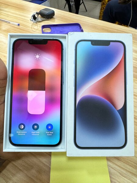iPhone 14 simple