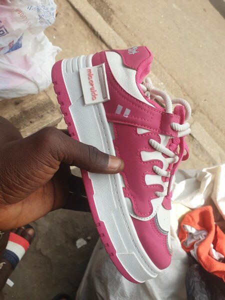 Sneakers roses pour femmes