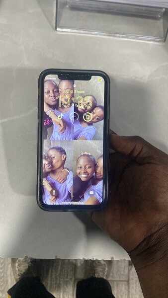 iPhone X