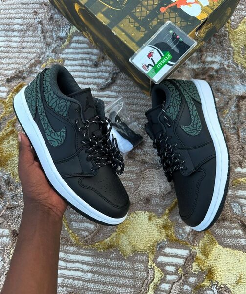 AIR JORDAN 1