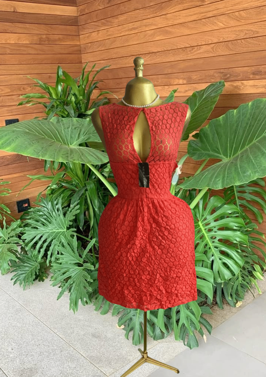 Robe Rouge Évasée Élégante