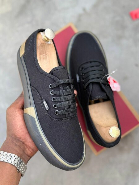 Baskets tendance en toile homme