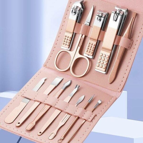 Trousse manucure en cuir rose