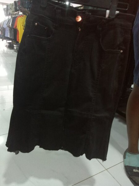 Demni skirts