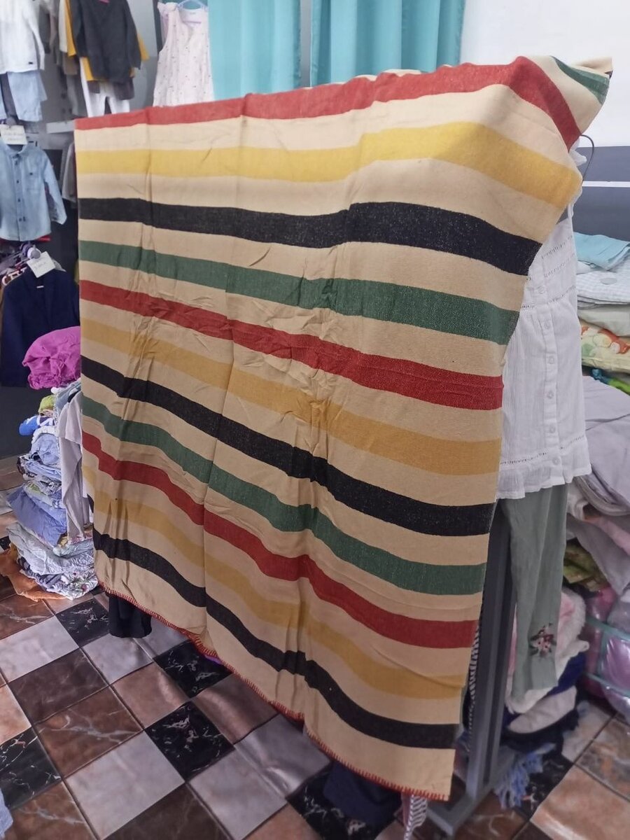Écharpe à rayures colorées