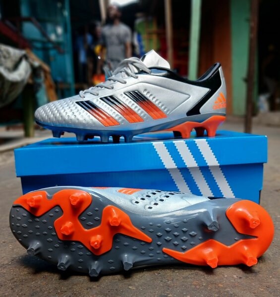 Soccer boots