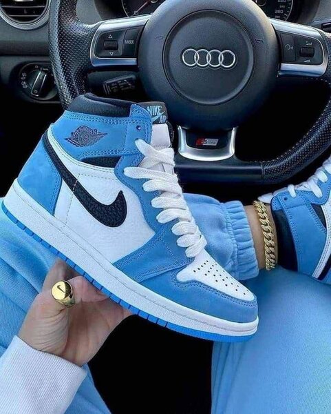Baskets Air Jordan Hautes Bleues
