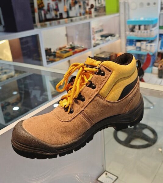 Safety boots