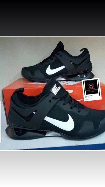 Basket nike authentique avec sa boîte