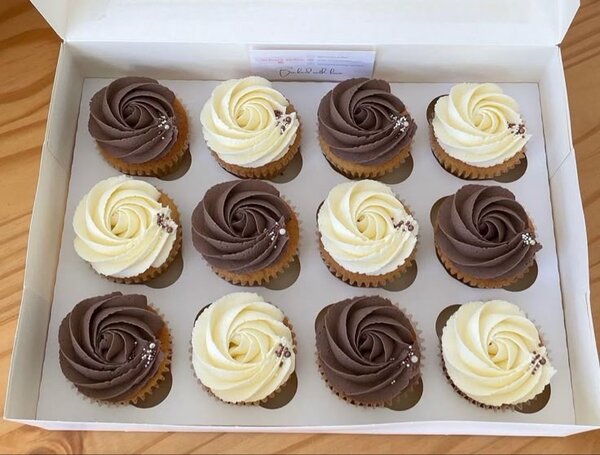 12 Cupcakes