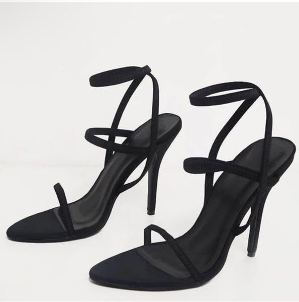 Sandales à talons aiguilles élégantes