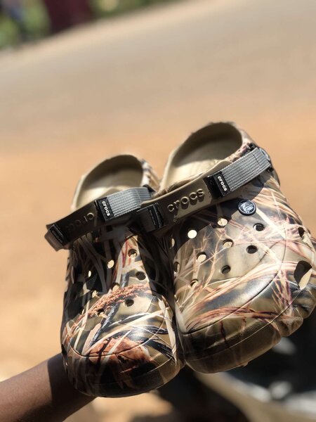 Cross sandals