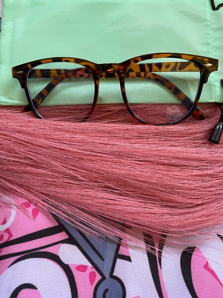 Lunettes à monture écaille
