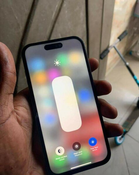 iPhone 15 Noir