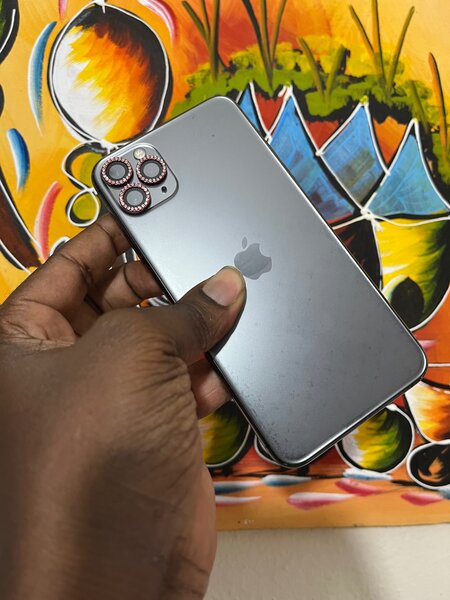 iPhone 11 Pro Max 64gb sans id