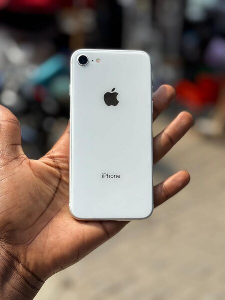 iPhone 8