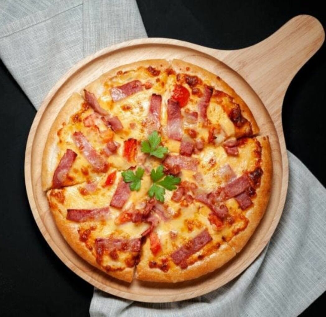 Pizza jambon fromage