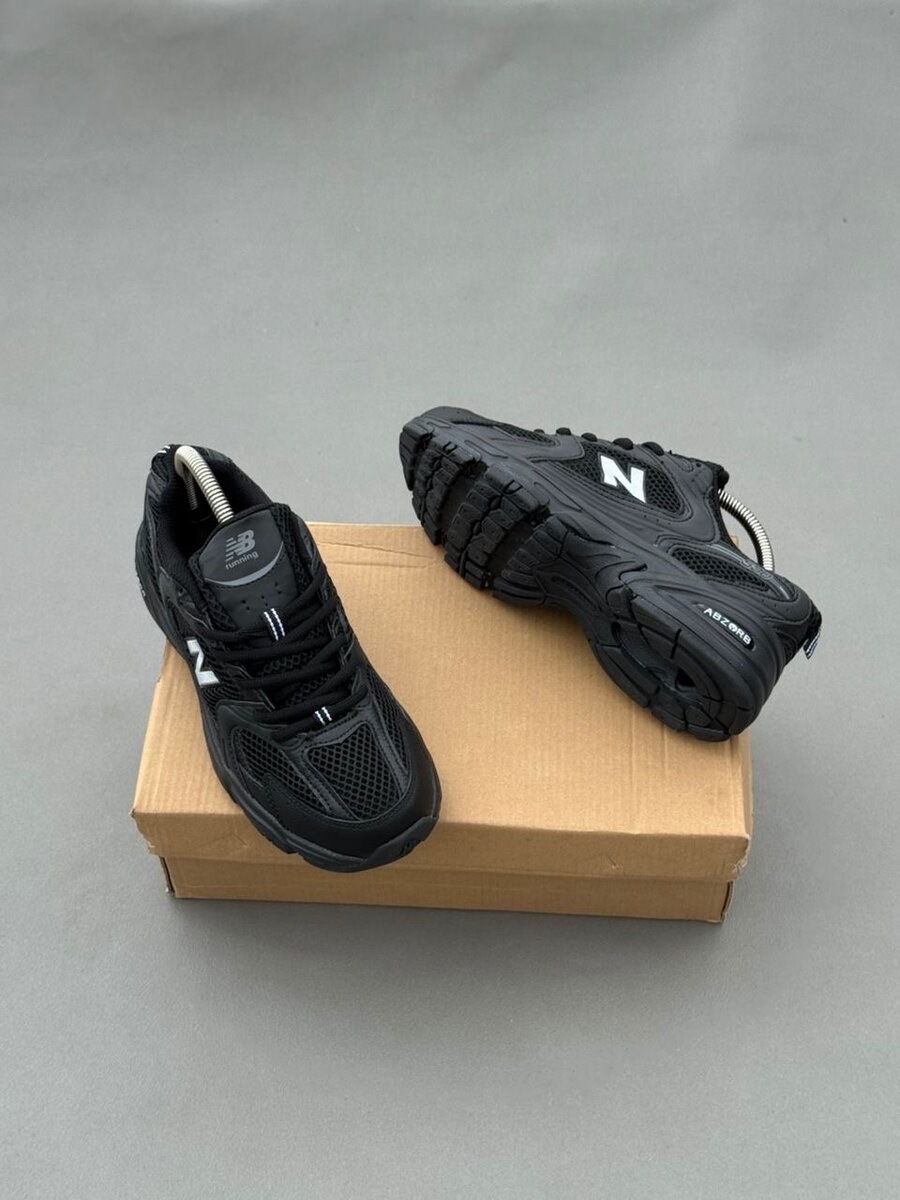New Balance black