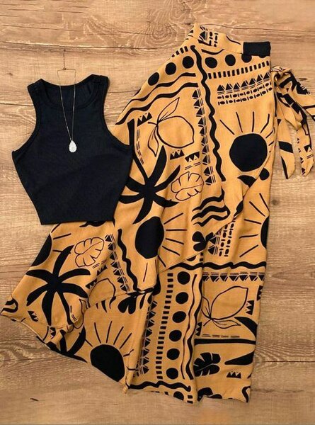 Ensemble top noir et jupe ethnique