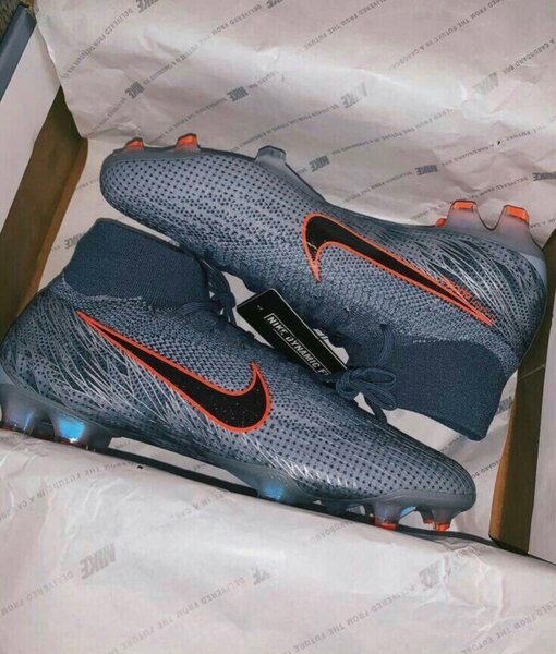 Men soccer boot