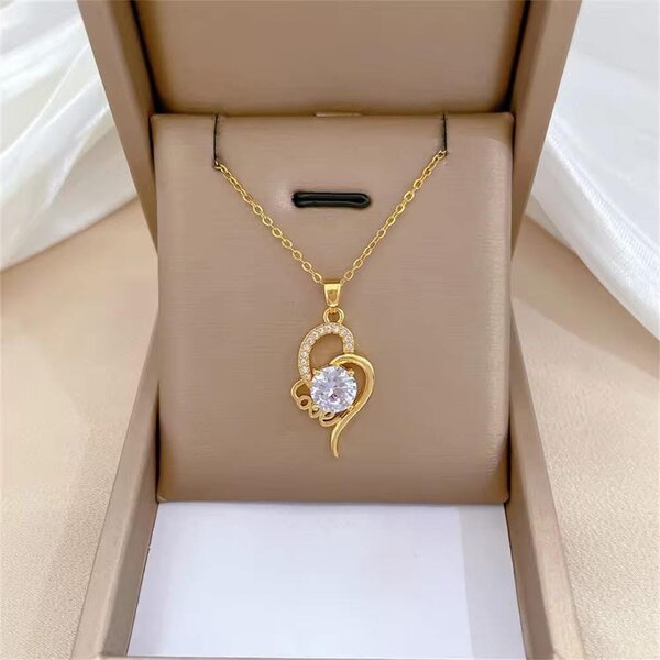 Collier pendentif doré élégant