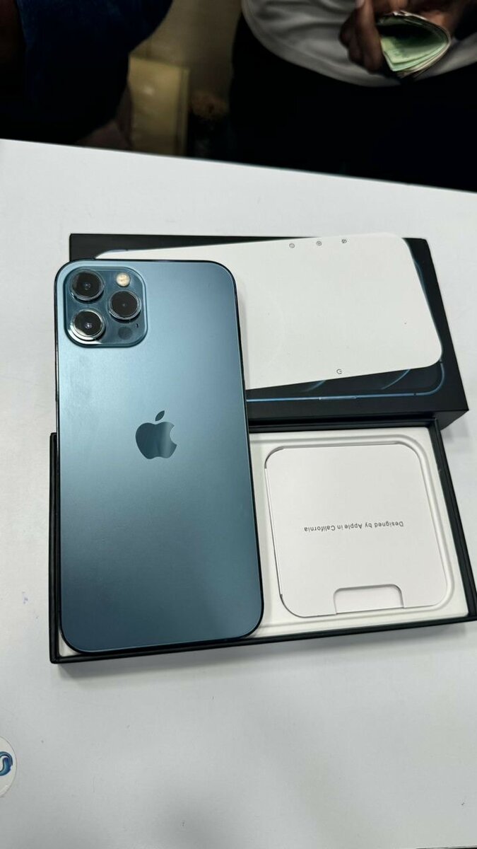 iPhone 12 Pro Max 128g très propre