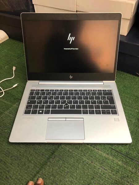HP EliteBook 13.3" i5
