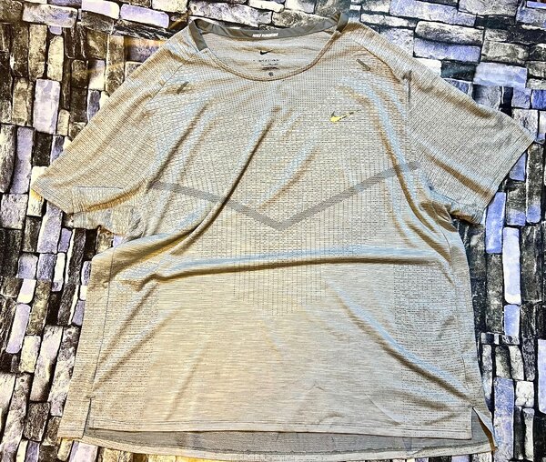 T-shirt sport Nike