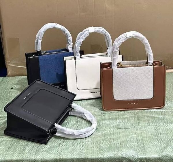 Sac importé de chez Charles
