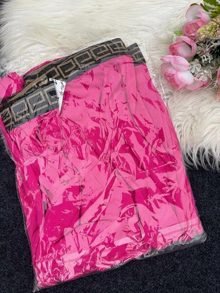 Ladies top and down ,, suitable for the party, etc
