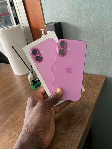 iPhone 16 Rose Élégant