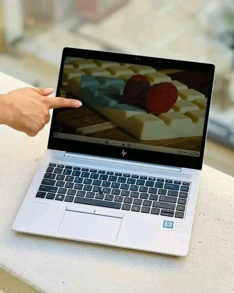 HP elitebook 830 H5