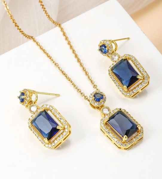 Necklace + earrings