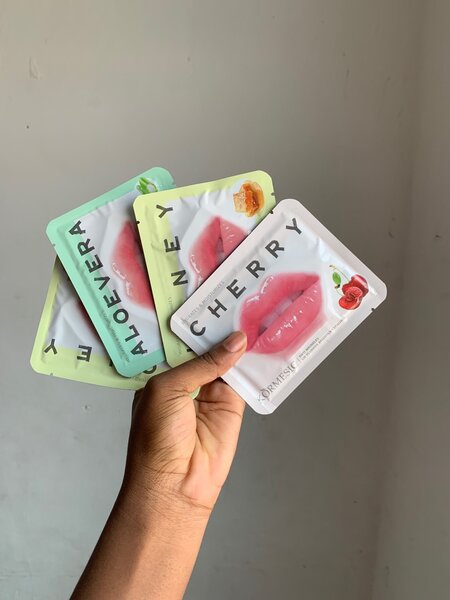 Lip mask
