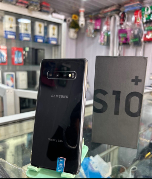 Samsung Galaxy S10+ Smartphone